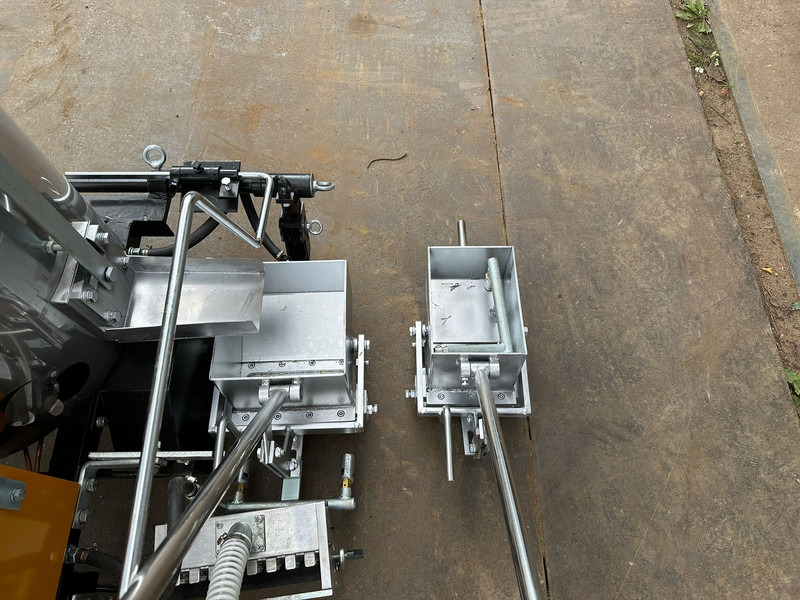 Новый Легковой автомобиль Giga power Road Marking Machine: фото 12