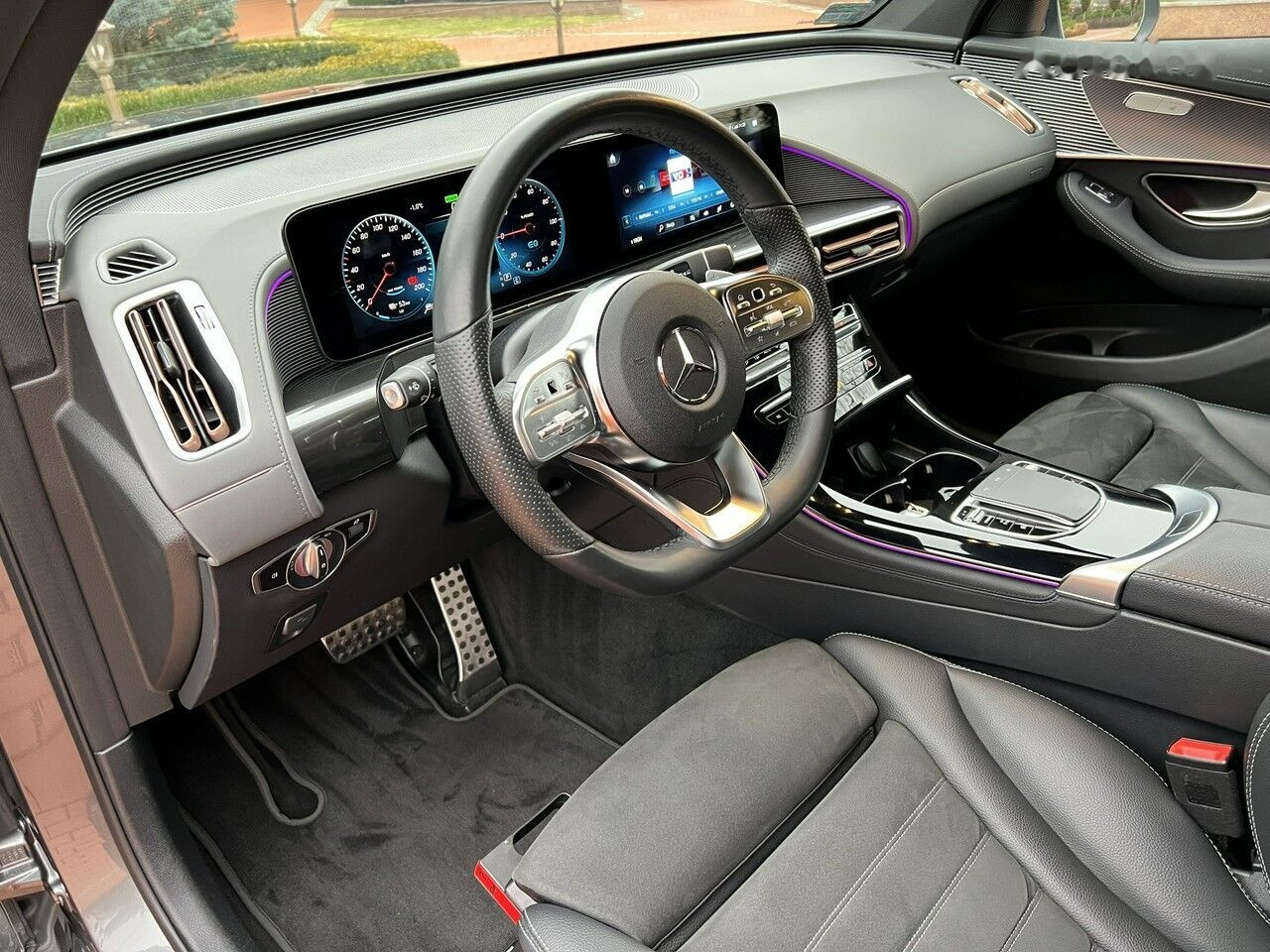 Легковой автомобиль Mercedes-Benz EQC: фото 22