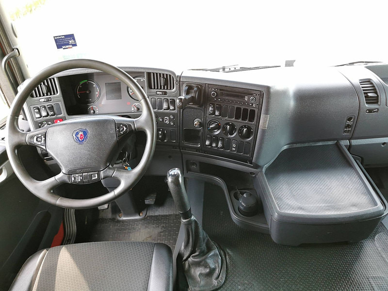 Тентованный грузовик Scania G320 manual taillift: фото 9