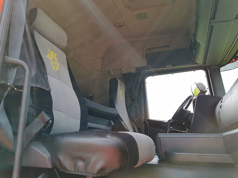 Тентованный грузовик Scania G320 manual taillift: фото 8