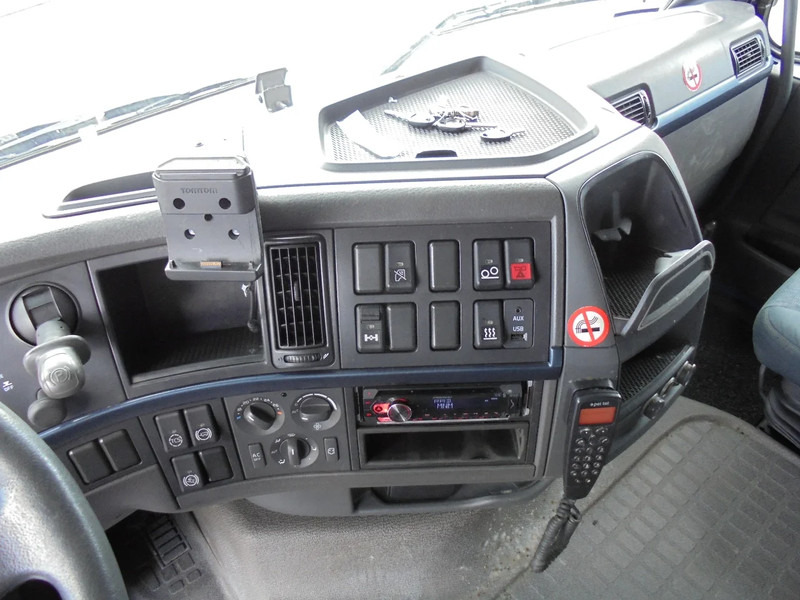 Тентованный грузовик Volvo FH 420 6X2 EUR5: фото 12