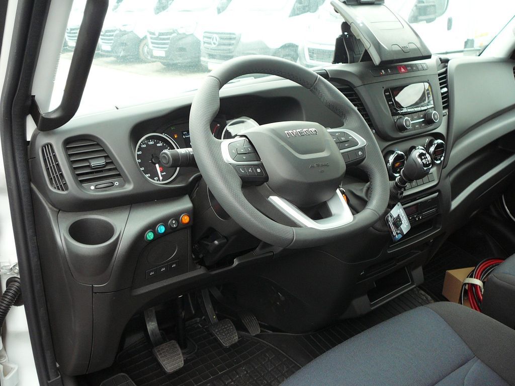 Новый Фургон-рефрижератор, Коммерческий автомобиль Iveco DAILY 70C18 Schiebeplateu Hubbrille Luftfederung: фото 25