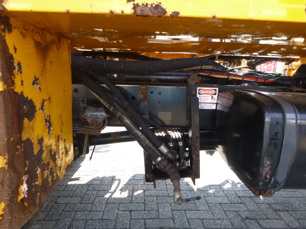 Ассенизатор Volvo FL6 4x2 RHD Whale vacuum tank 8 m3: фото 13