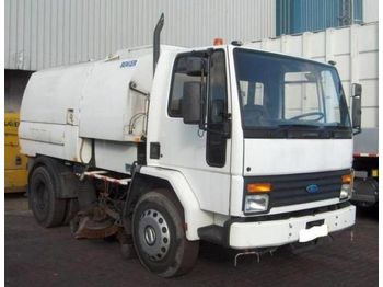 FORD Cargo (JOHNSTON 500)
  - Подметально-уборочная машина