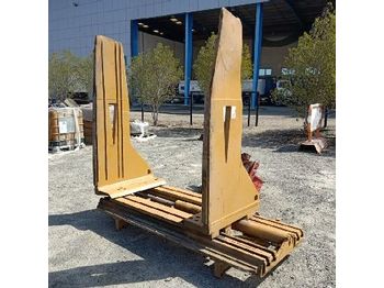  LOT # 0154 -- Auramo Bale Clamp Attachment to suit Forklift - Захват