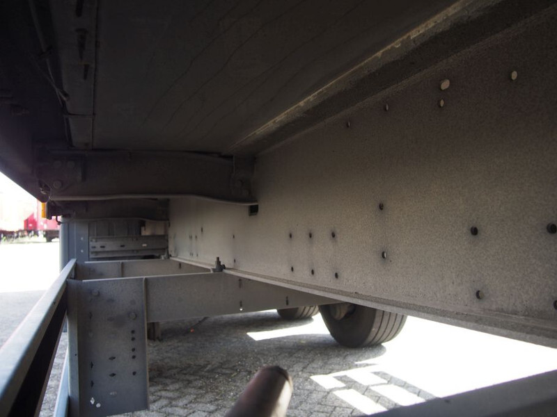 Полуприцеп-фургон Schmitz Cargobull Closed box: фото 16