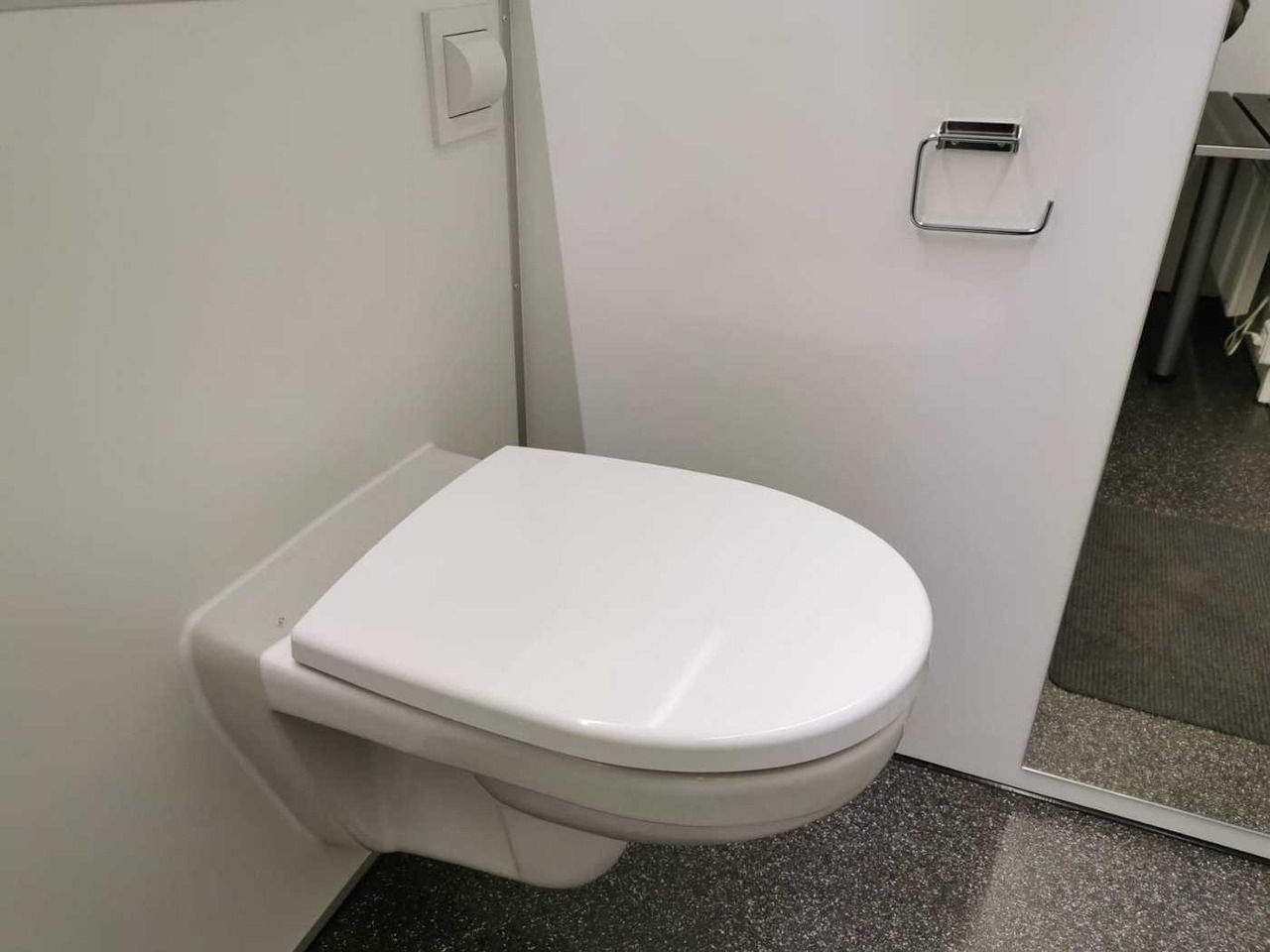 Новый Прицеп ROSEMEIER ER Badanhänger mit WC LUX Toilettenanhänger: фото 28