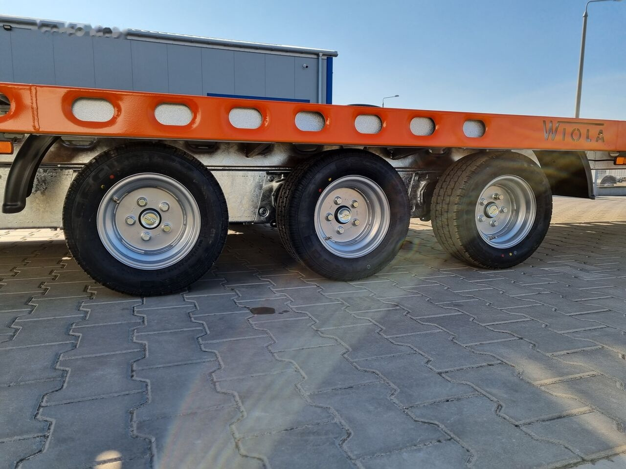 Новый Прицеп-автовоз Wiola L35G65P hydraulic lifting 650x216 cm 3.5T GVW for vans trucks: фото 10
