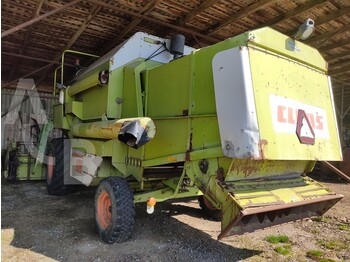 Зерноуборочный комбайн для транспортировки пищевых продуктов Claas Dominator 106: фото 1