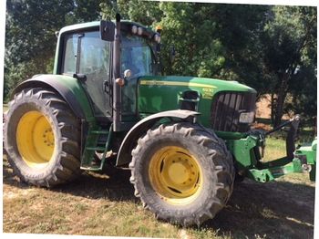 Колёсный трактор John Deere 6930