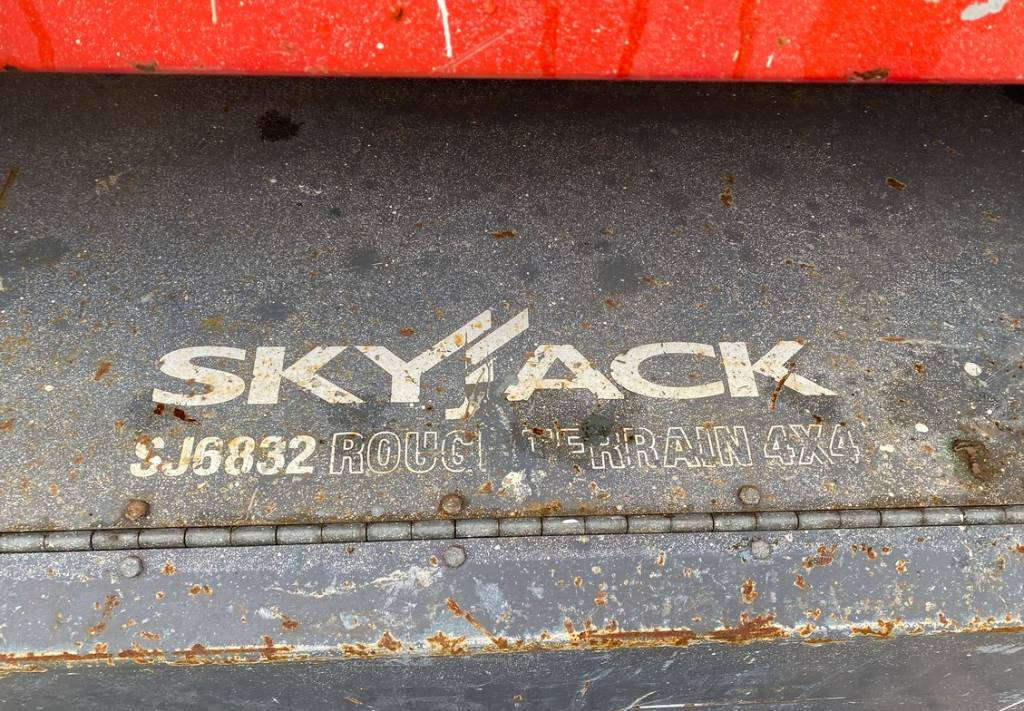 Ножничный подъемник SkyJack SJ6832 RT Diesel 4x4 Scissor Work LIft 1180cm: фото 26