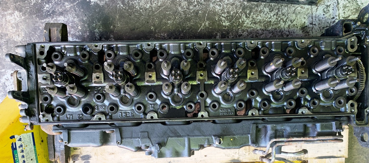 Двигатель и запчасти для Грузовиков CYLINDER HEAD WITH VALVES,ROCKER SHAFT (INTAKE AND EXHAUST),REINFORCING FRAME ACTROS MP4 OM471 LA EURO 5: фото 5
