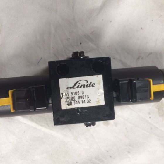 Новый Гидравлический клапан для Погрузочно-разгрузочной техники Directional control valve for Linde: фото 2