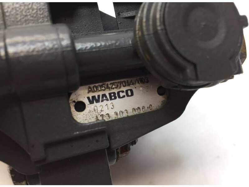 Клапан для Грузовиков Wabco Actros MP2/MP3 1844 (01.02-): фото 4