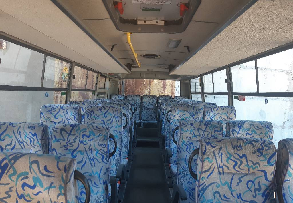 Isuzu Turquoise  - Пригородный автобус: фото 5