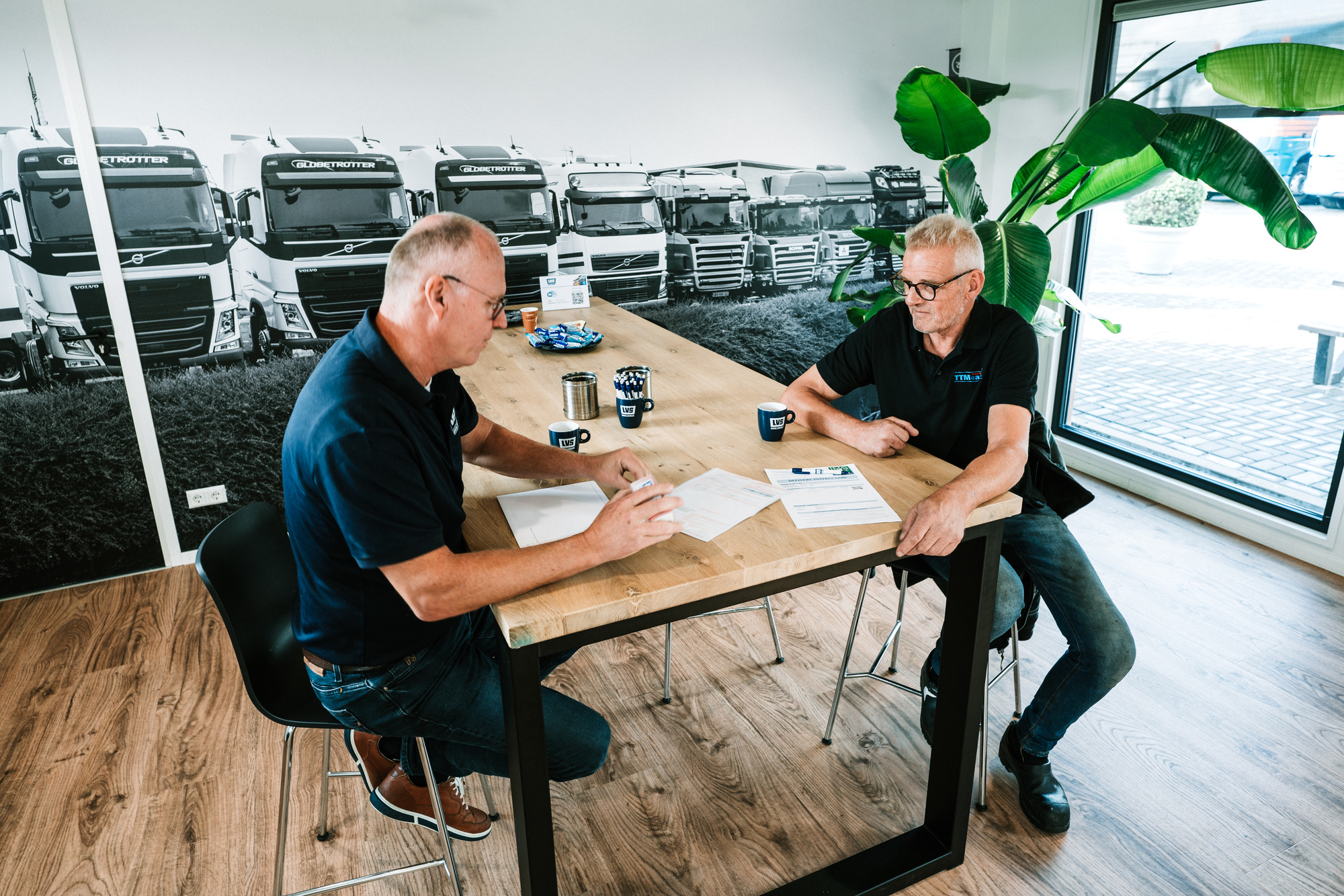 LVS Used TRUCKS - объявления о продаже undefined: фото 2