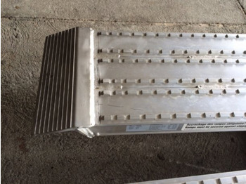 Новый Погрузочная рампа NEU Auffahrrampen, Alurampen,Verladerampen, 8 to Länge 3,25m: фото 5