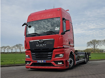 Грузовик-контейнеровоз/ Сменный кузов MAN TGX 26.510