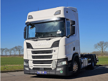 Грузовик-контейнеровоз/ Сменный кузов SCANIA R 450