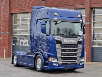 Тягач SCANIA S