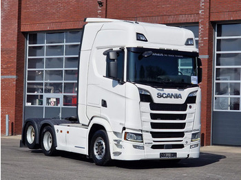 Тягач SCANIA S 580