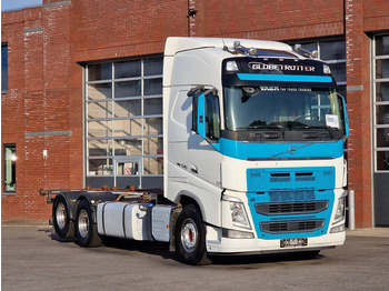 Грузовик-контейнеровоз/ Сменный кузов VOLVO FH13 540