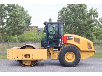 Каток CATERPILLAR CS78B