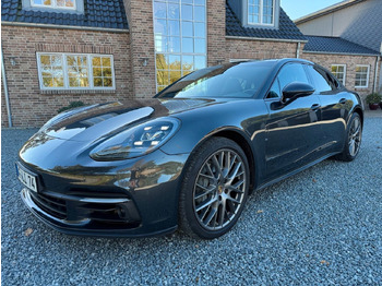 Седан PORSCHE