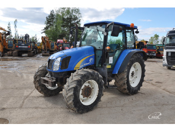 Трактор NEW HOLLAND T5000