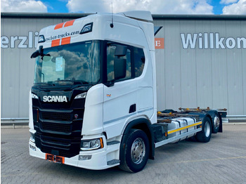 Грузовик-контейнеровоз/ Сменный кузов SCANIA R 450