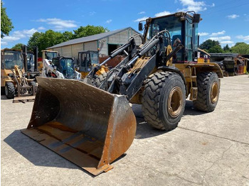 Колёсный погрузчик CATERPILLAR