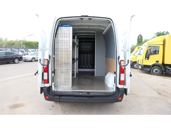 Цельнометаллический фургон RENAULT Master