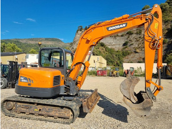 Мини-экскаватор DOOSAN