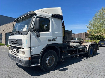 Грузовик-контейнеровоз/ Сменный кузов VOLVO FM12 420