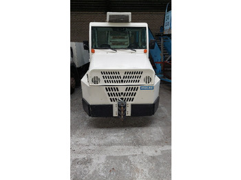 : фото в шапке страницы