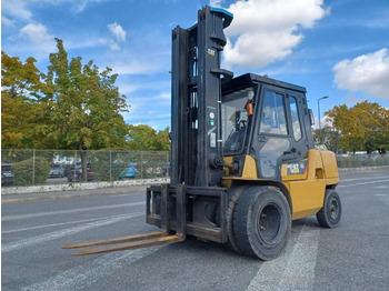 Газовый погрузчик CATERPILLAR GP