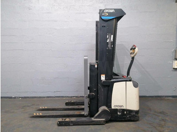 Штабелер Crown SHR5520-1.1: фото 3 Штабелер Crown SHR5520-1.1: фото 3