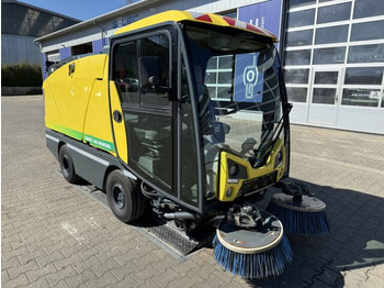 Johnston C202 Kleinkehrmaschine 2 M³ - 6.000 h в лизинг Johnston C202 Kleinkehrmaschine 2 M³ - 6.000 h: фото 1 Johnston C202 Kleinkehrmaschine 2 M³ - 6.000 h в лизинг Johnston C202 Kleinkehrmaschine 2 M³ - 6.000 h: фото 1