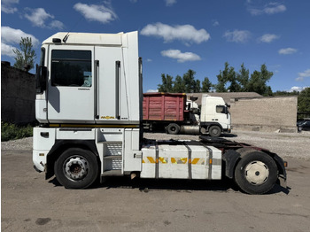 Тягач RENAULT Magnum 440