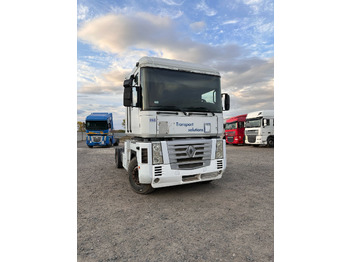 Тягач RENAULT Magnum 440