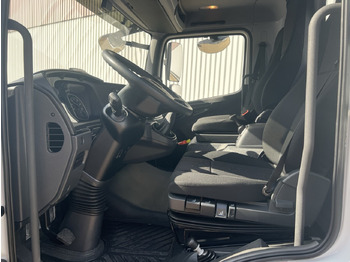 Фото интерьера 1: Грузовик-шасси Mercedes-Benz Atego 818 K 4x2 Atego 818 K 4x2, 2x AHK, 5x VORHANDEN!