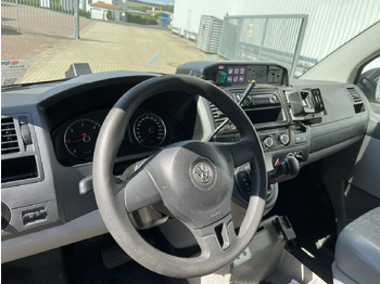 Машина скорой помощи Volkswagen T5 2.0 TDI 4x2 T5 2.0 TDI 4x2, Krankenwagen: фото 4