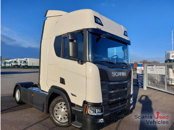 Тягач SCANIA R 460