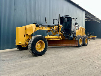 Грейдер CATERPILLAR 140M