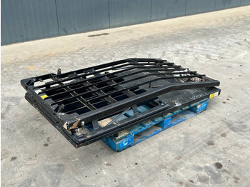 Кабина и интерьер CATERPILLAR