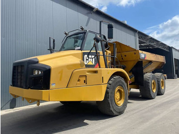 Сочленённый самосвал CATERPILLAR