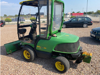 Коммунальный трактор JOHN DEERE