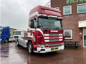 Грузовик-контейнеровоз/ Сменный кузов SCANIA R124
