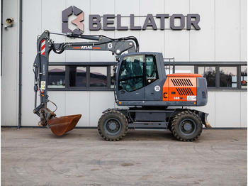 : фото в шапке страницы