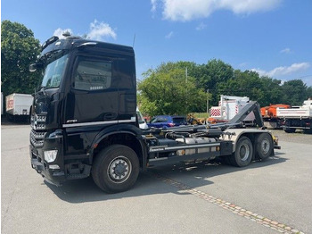 Крюковой мультилифт MERCEDES-BENZ Arocs 2651